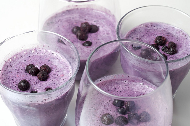 Blueberry ginger smoothie